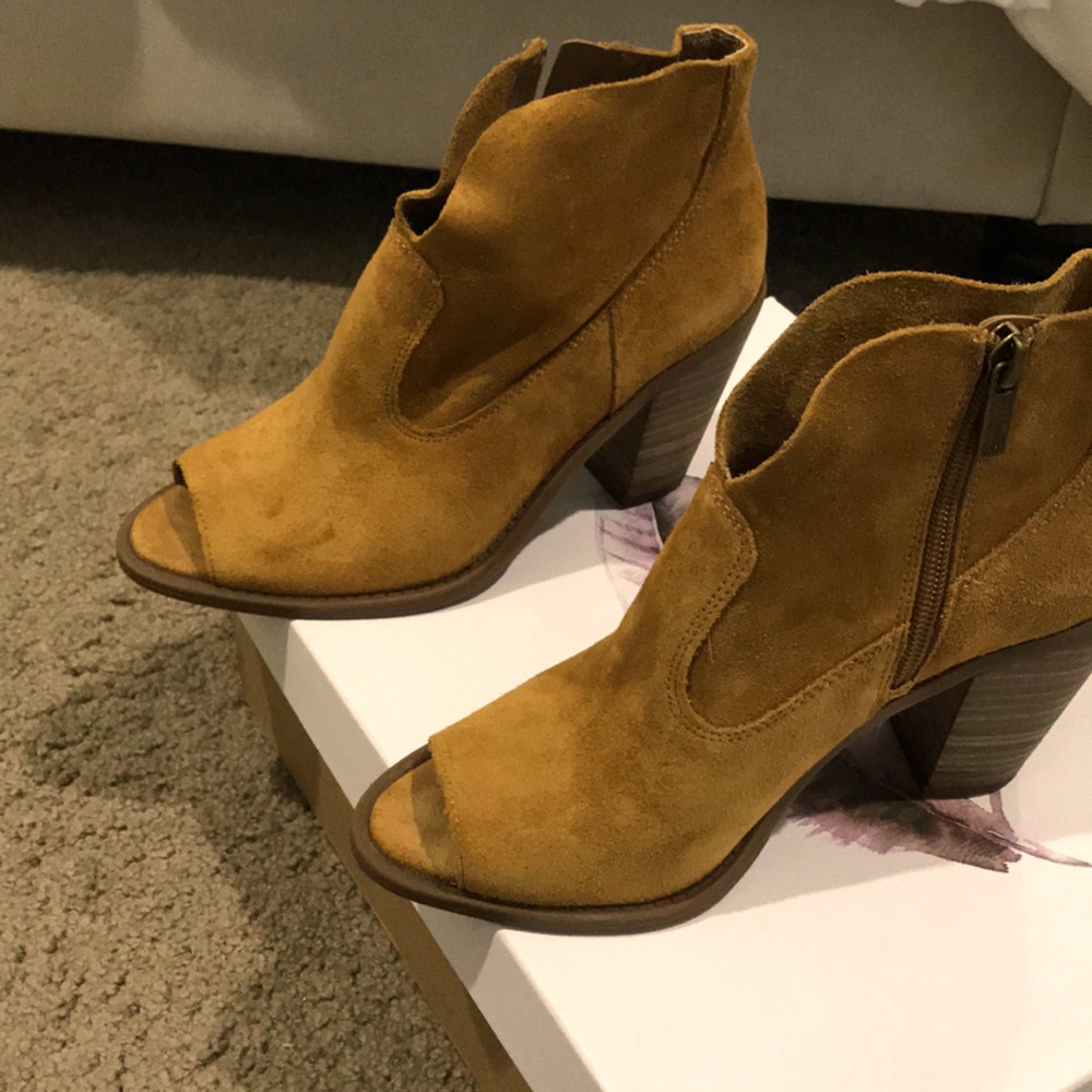 Jessica Simpson Chalotte booties SZ 6